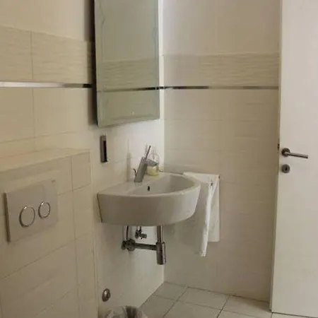 In With One-bedroom 6 アパート ポレッチ